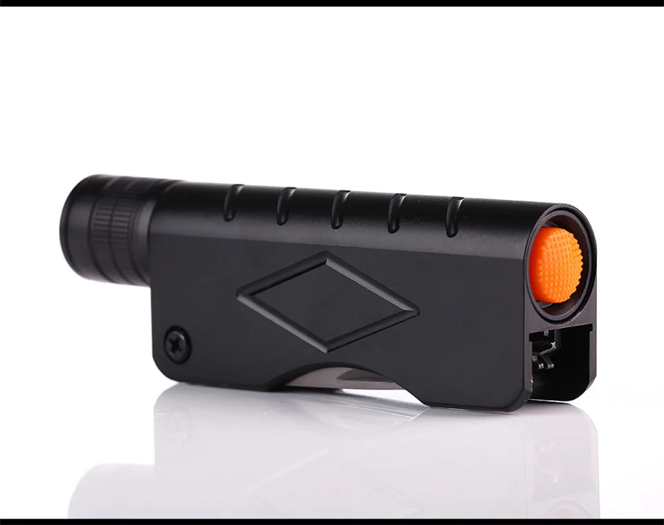 Multifunctional flashlight with saber 8-2