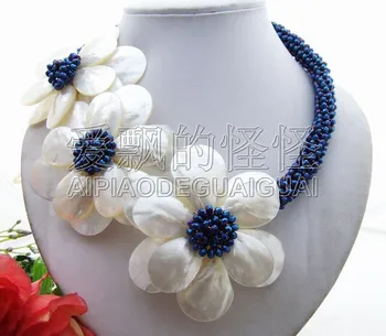 

Amazing! Shell Flower&Crystal Necklace