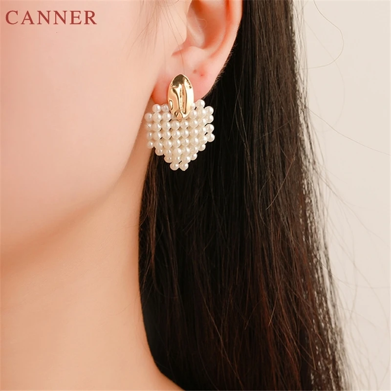 Korean White Stimulated Pearl Stud Earrings for Women Gold Color Pearls Love Heart Earrings 2019 Jewelry pendientes mujer C4