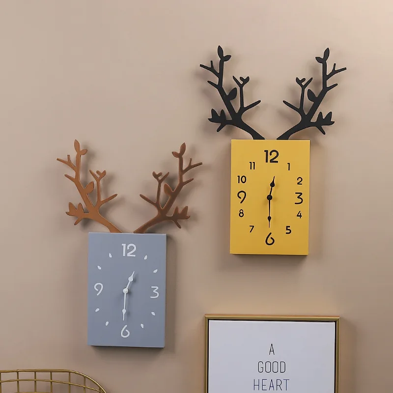 

Nordic Creative Antlers Wall Clock Modern Design Wooden Crafts Hanging Ornament Square Mute Clock Home Living Room Bedroom Decor