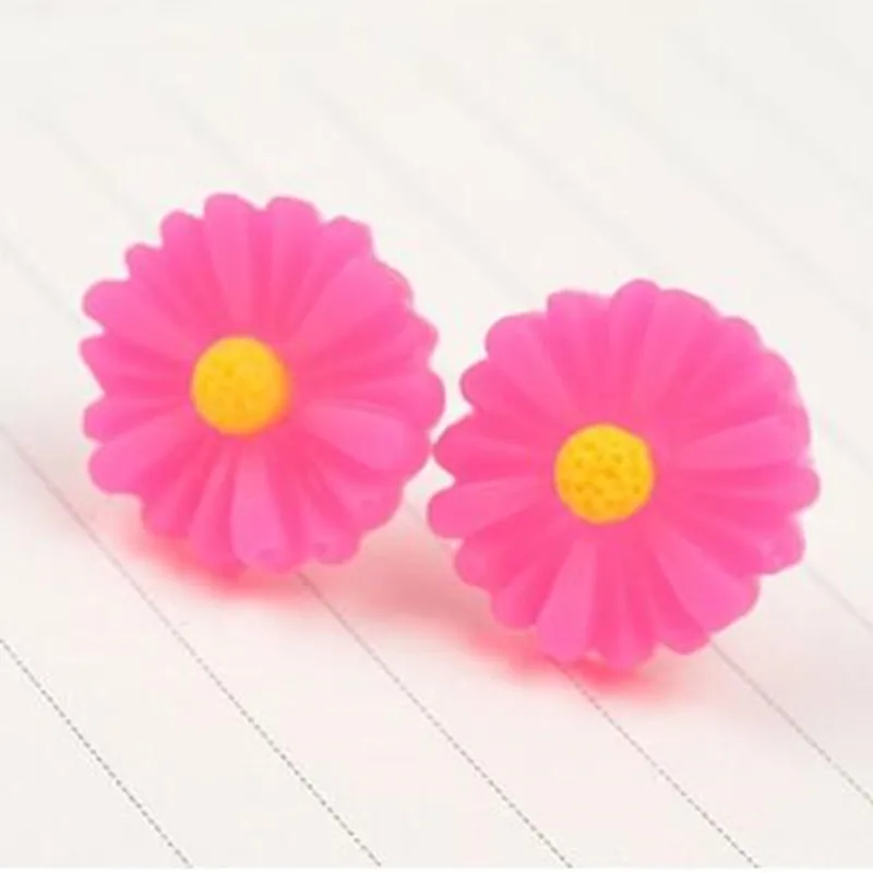 

Fashion Cute Candy 7colors small daisy flower earrings resin soft pottery stud earrings woman anti-allergic jewelry earrings