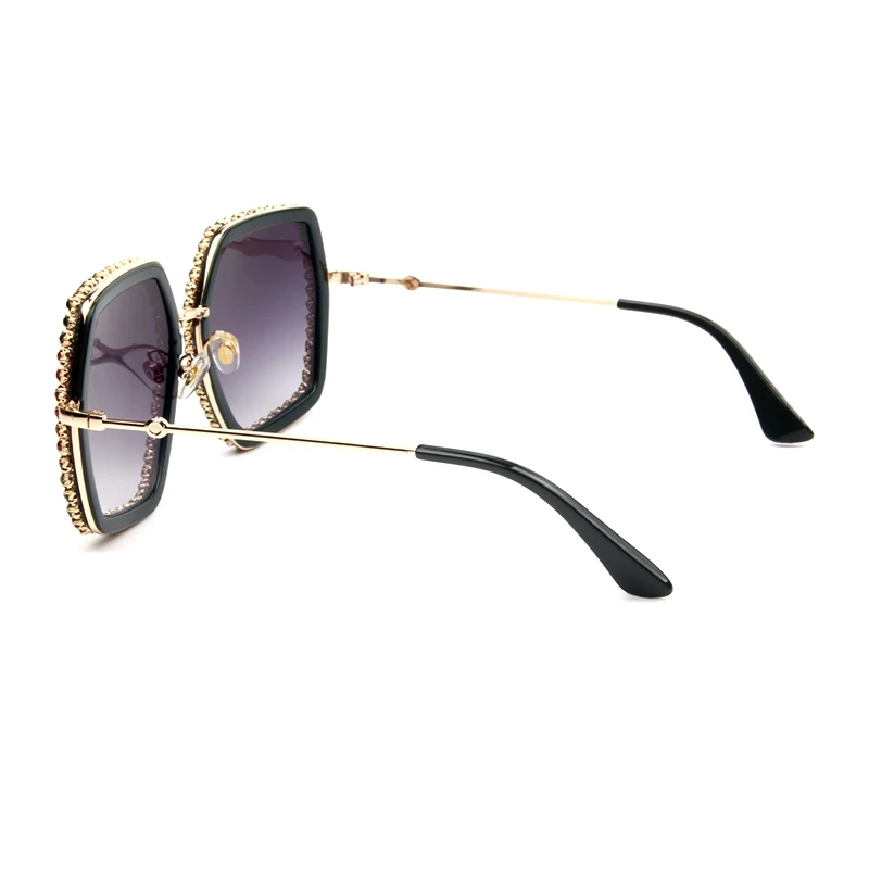 2019 Fashion Lady Oversize Red green Rhinestone  Square Sunglasses Women Small Bee Glasses Gradient Sun Glasses For Female UV400