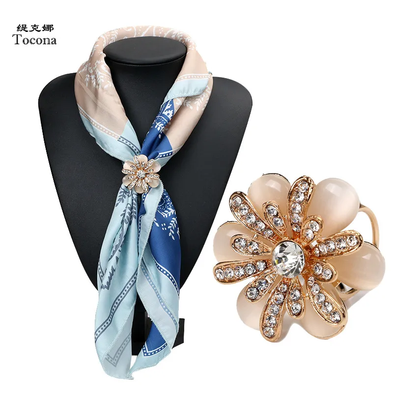 

New Casual Trendy Flower Natural Turquoise Rhinestone Pendants Brooch Pins Women Beauty Crystal Three Buckles Scarf Clips
