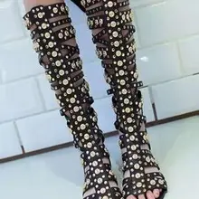 Женские сандалии с ремешками и золотыми заклепками; пикантные женские ботинки-гладиаторы с открытым носком; модные ботинки на плоской подошве; летние ботинки на молнии сзади