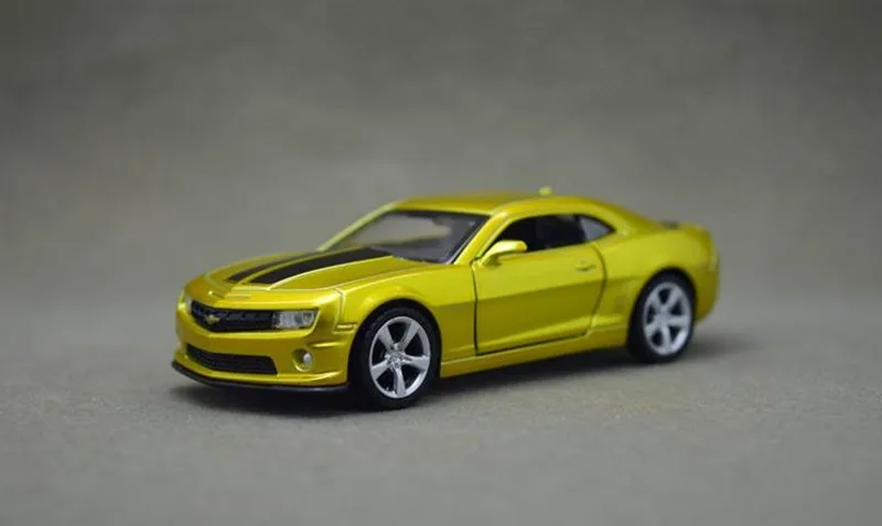 1:43 сплава оттягивать назад Автомобили, высокая моделирования Chevrolet Comerico Hornet модель, 2 открытой двери, металлические diecasts, игрушечные транспортные средства