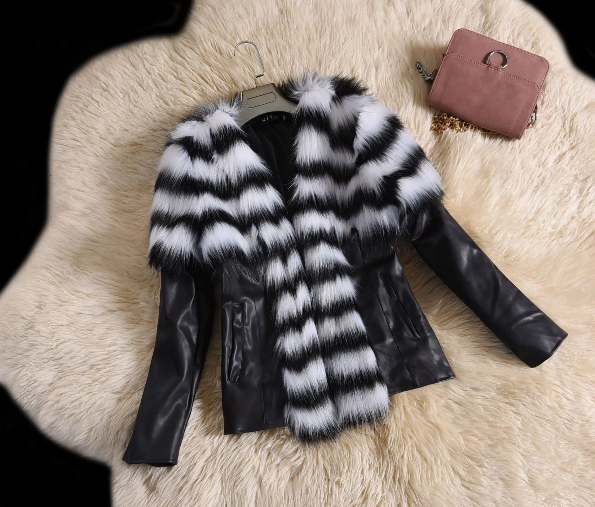 AYUNSUE из искусственного меха енота пальто Для женщин топы осень-зима Искусственная кожа куртка Slim Fit женские куртки Manteau Femme Hiver KJ509