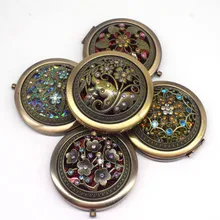 Espejo de bolsillo portátil de Metal con diseño de flor de Color bronce, espejo de maquillaje plegable de dos lados, espejos cosméticos de mariposa Vintage