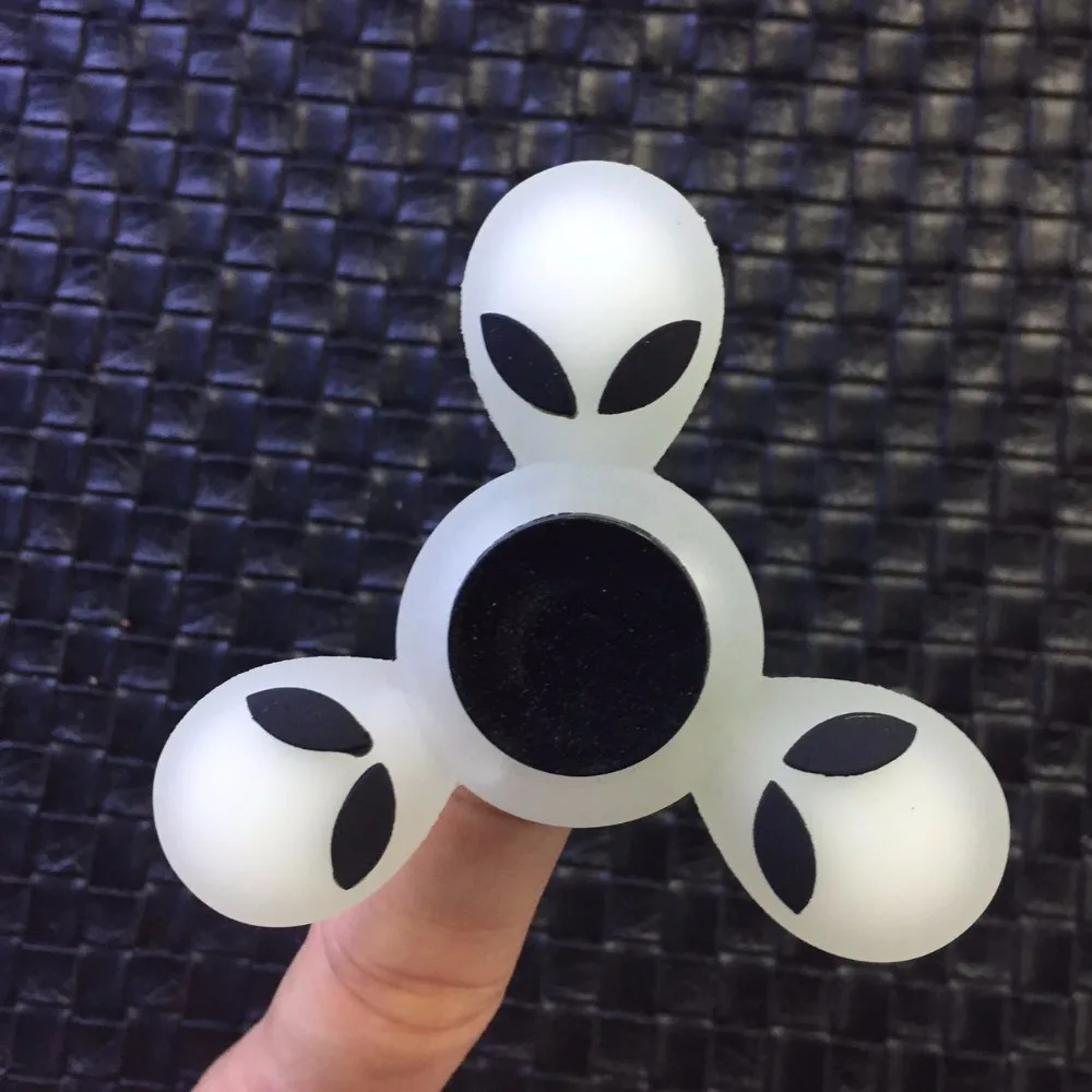 

Luminous ET Three Leaves Silicone Alien Fidget Spinner Hand Spinner For Better Focus Reduce Autism and ADHD Stress Toys