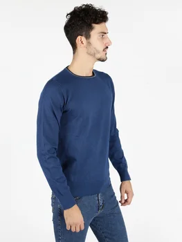 

Round neck pullover vest