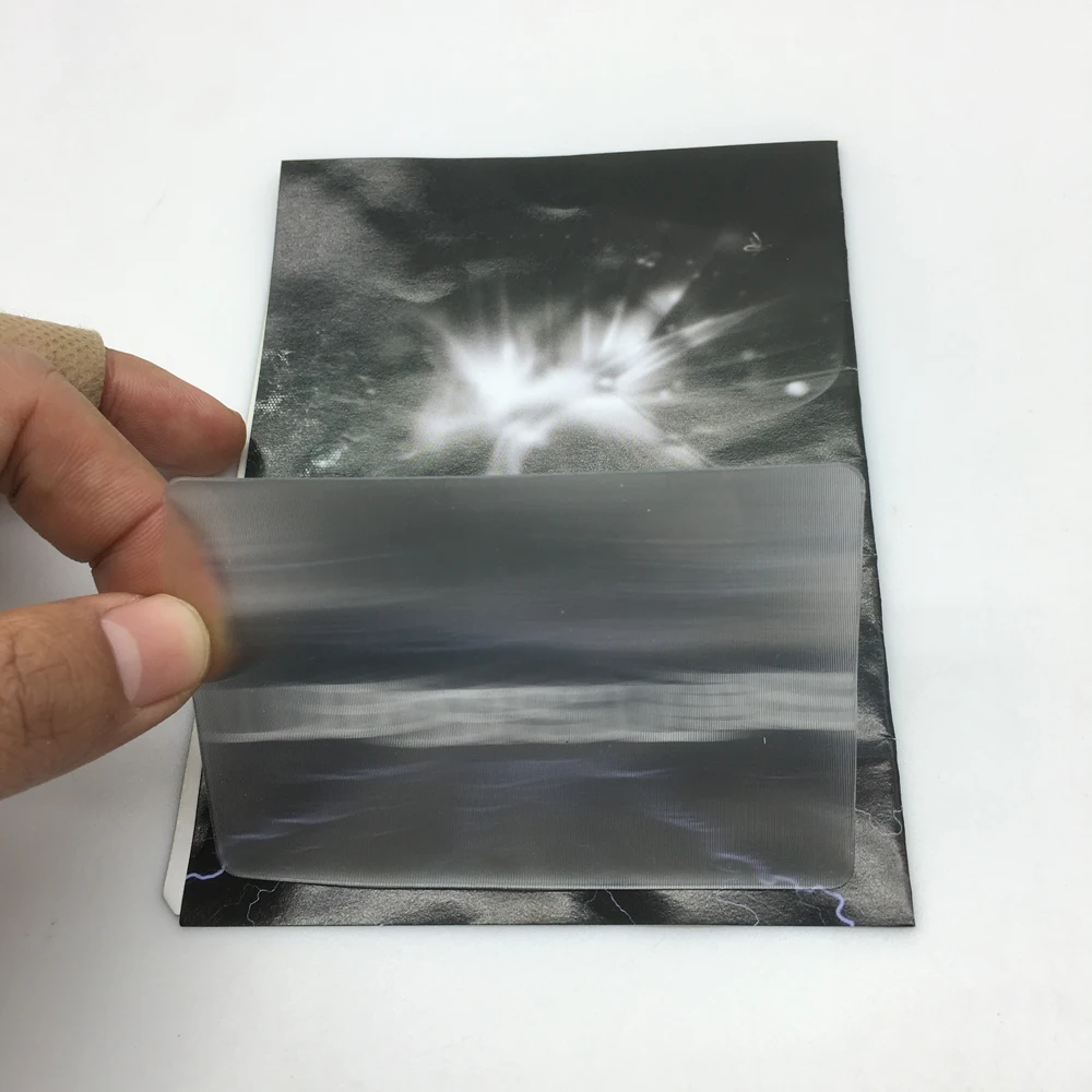 1pcs LUBORS LENS Card Magic Tricks Close Up Magic Gimmick Easy To Do