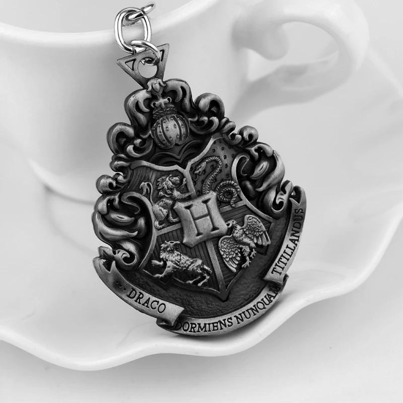 Hogwarts Gryffindor Hufflepuff Slytherin Ravenctaw, школьный логотип, сплав, подвеска,, герб, брелок и брелок, ювелирные изделия из фильма