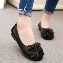 Mother shoes genuine leather vintage handmade flower shoes soft outsole flat slip-resistant quinquagenarian mother shoes single