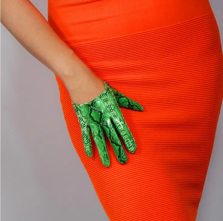 Women's green color snake skin print faux pu leather gloves female sexy club party dress fashion animal print glove R1567