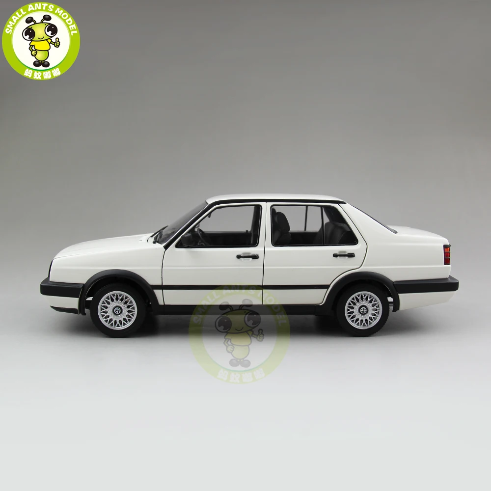 1/18 JETTA GT литая под давлением Модель автомобиля игрушки для детей мальчик девочка Коллекция подарков на день рождения белый