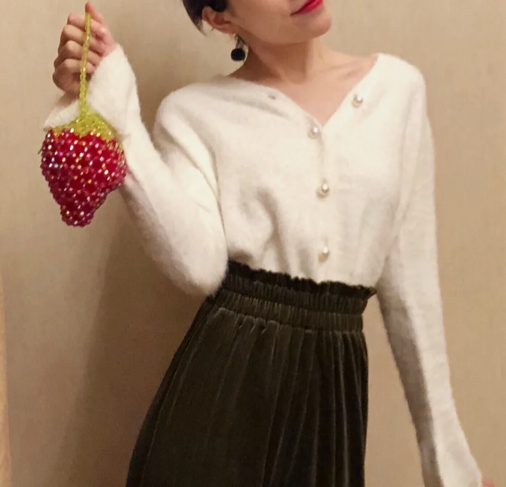 

Luxury Design Beaded Bag Handmade Woven Bag For Women Bag Causal Cute Small Tote Bag Retro Pearl Lady Handbag Package Strawberry