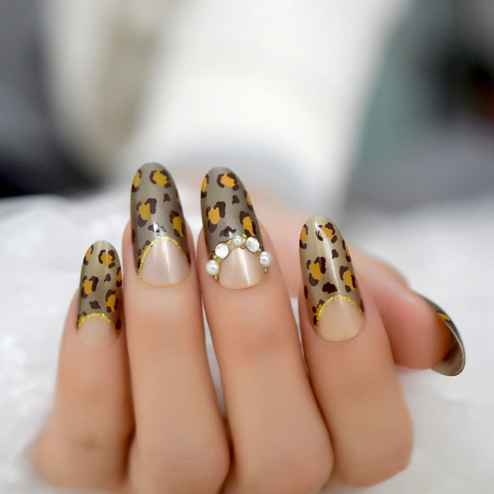 

Fancy Leopard Prints Art Nails Jewelry Custom Fake Nail Oval Long Lady Nail Tips with Gold Smile Line