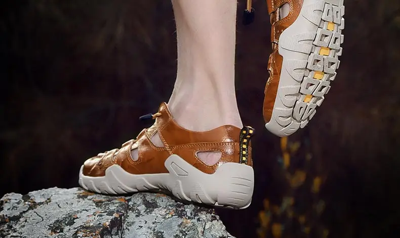 Новые стильные мужские уличные сандалии высококачественные кожаные сандалии летние легкие сандалии с ремешком на лодыжке Мужская обувь туристические сандалии