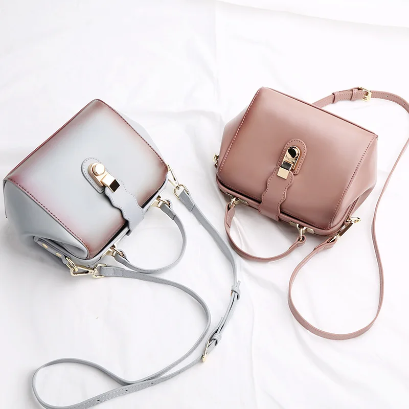 

2017 new retro genuine leather doctor bag fashion women handbags Female leather shoulder diagonal package women messenger bags