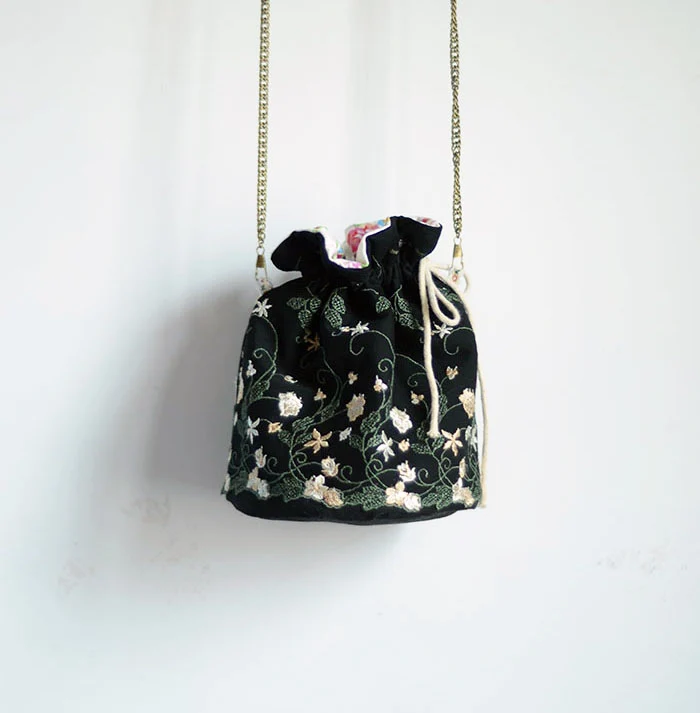 

2017 Fashion Lady New Arrival England S Floral Lady Embroidery Flower String Black Women Cross body Girl Shoulder Bucket Bag