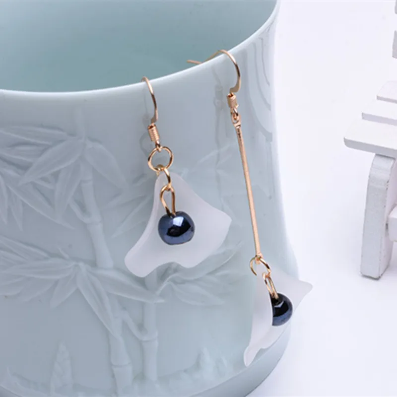 Long Short Leaf Asymmetric Earrings Personalized black Bead Hang