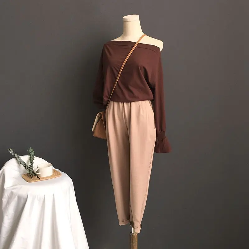 

Daily Apparel Women's 2018 Spring Fashion Casual Tee Tshirt Top Sexy Solid Off The Shoulder Long Flare Sleeve T Shirt for Women