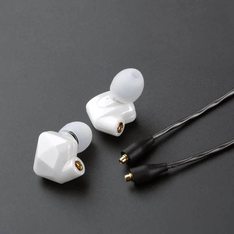 Vsonic GR09 HIFI Dynamic Ceramic Noise-Isolating Earphones with MMCX Detachable Cable image 3