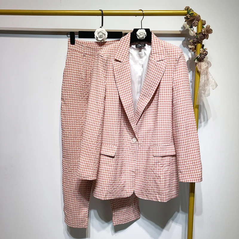 

Autumn 2009 retro Girl Pink checked long sleeve suit jacket + high waist suit collar two suits