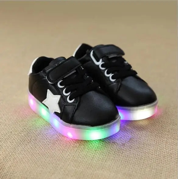 Детская светодиодный обувь для мальчиков и девочек, детская одежда с принтом в виде звезд светодиодный освещение спортивная обувь с подсветкой; дышащая Спортивная обувь на плоской подошве - Цвет: Черный