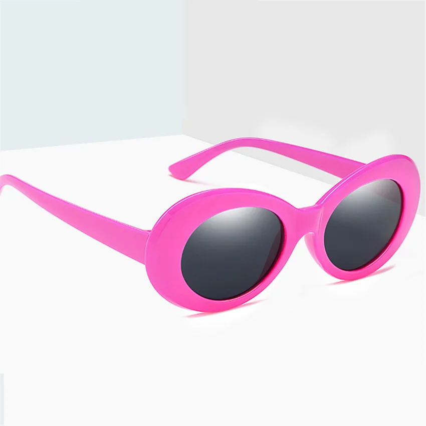 Thong retro POV glasses