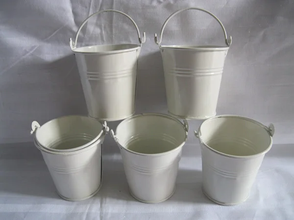 30Pcs/Lot cheap 7*7CM Flowerpots Planter garden bucket tin box Iron pots metal seed buckets decorative White
