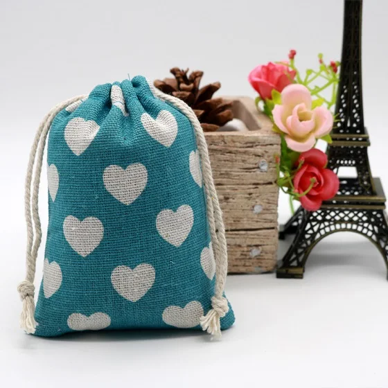 10pcs/lot Cute Linen Drawable Cotton Bags 9x12cm Handmade Travel Packaging Pouches Dry Small Cloth Jewelry Cotton Bags for Party - Цвет: green white heart