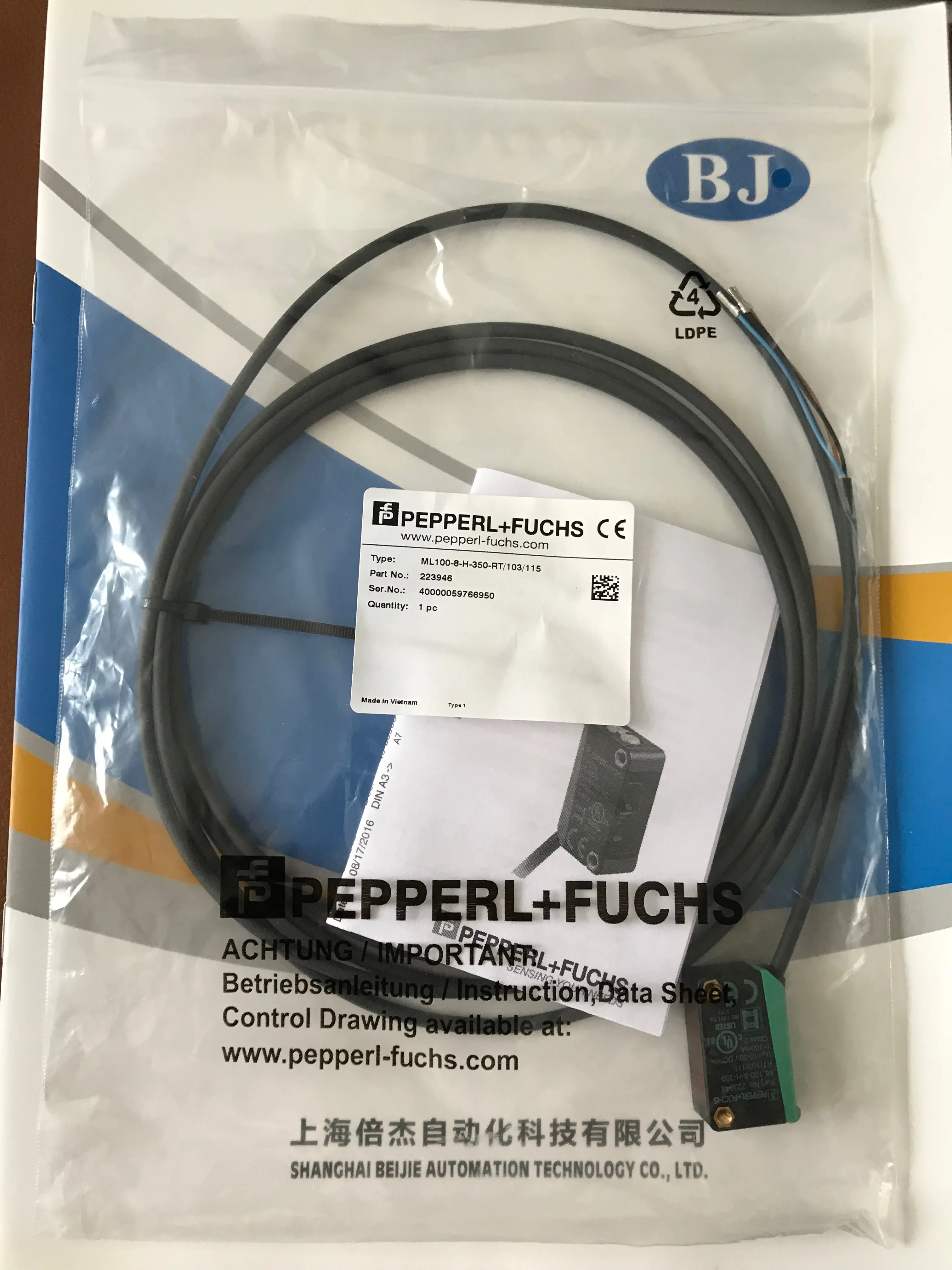 

ML100-8-H-350-RT/103 / 115 Photoelectric sensor original genuine