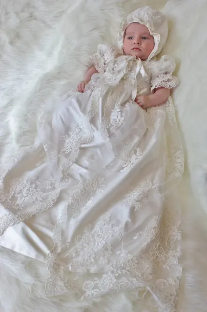 Best price at $110 Cheap Vintage baptism dresses for the newborn baby boy girl long white ivory lace christening gowns with bonnet
