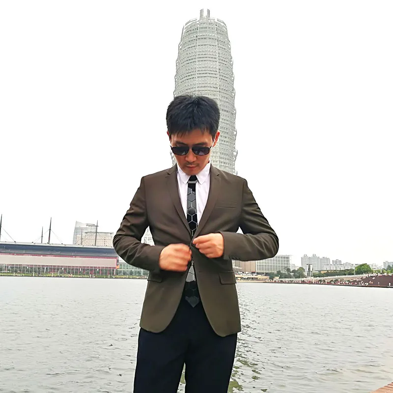 Рисунок 4 - Глянцевый черный галстук ручной