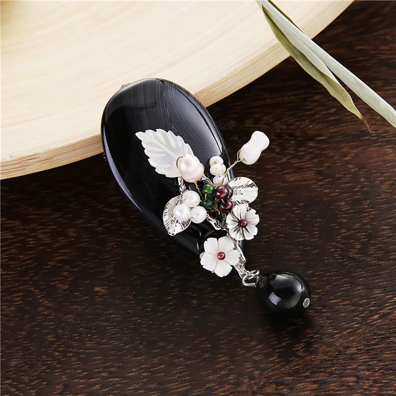TDQUEEN Brooches Black Natural Stone Broches Shell Flower Safety Pin Jewelry Freshwater Pearl Beads Brooches for Women 1