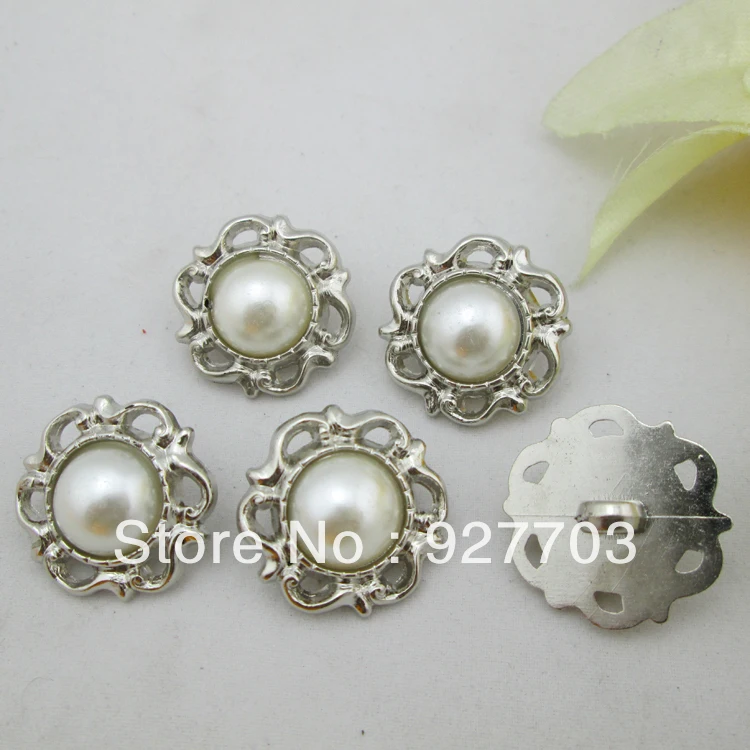

(CM616) Lot 40 Resin Ivory Pearl Flower Shank Buttons for Sewing Craft 25mm