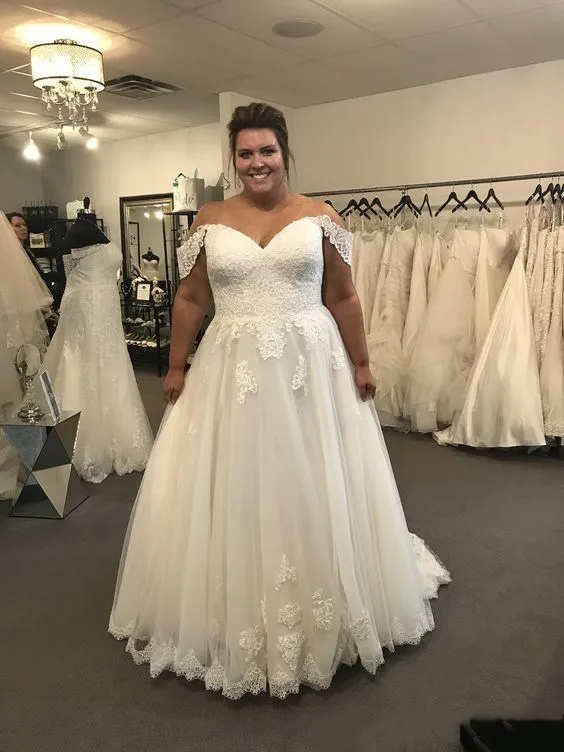 

Modern Plus Size Wedding Dresses a-line 2020 Off The Shoulder Floor Length Lace Applique Wedding Dress Bridal Gowns Custom Made