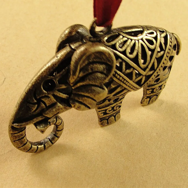 

2pcs 53*33MM Antique Bronze Hollowed 3D elephant pendant charm jewelry accessories wholesale antique accessories, animal charms