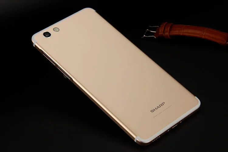 SHARP Z3 FS8009 4GB RAM 64GB ROM Qualcomm Snapdragon 652 1.8GHz Octa Core 5.7 Inch 2.5D Corning Gorilla Glass 2K WQHD Screen Android 7.0 4G LTE Smartphone