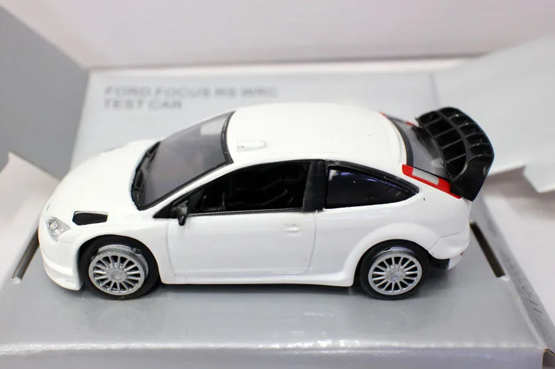 Оригинальные заводские 1:43 FORD FOCUS WRC эксклюзивные игрушки из сплава для детей, детские игрушки, модель в подарок, оригинальная коробка