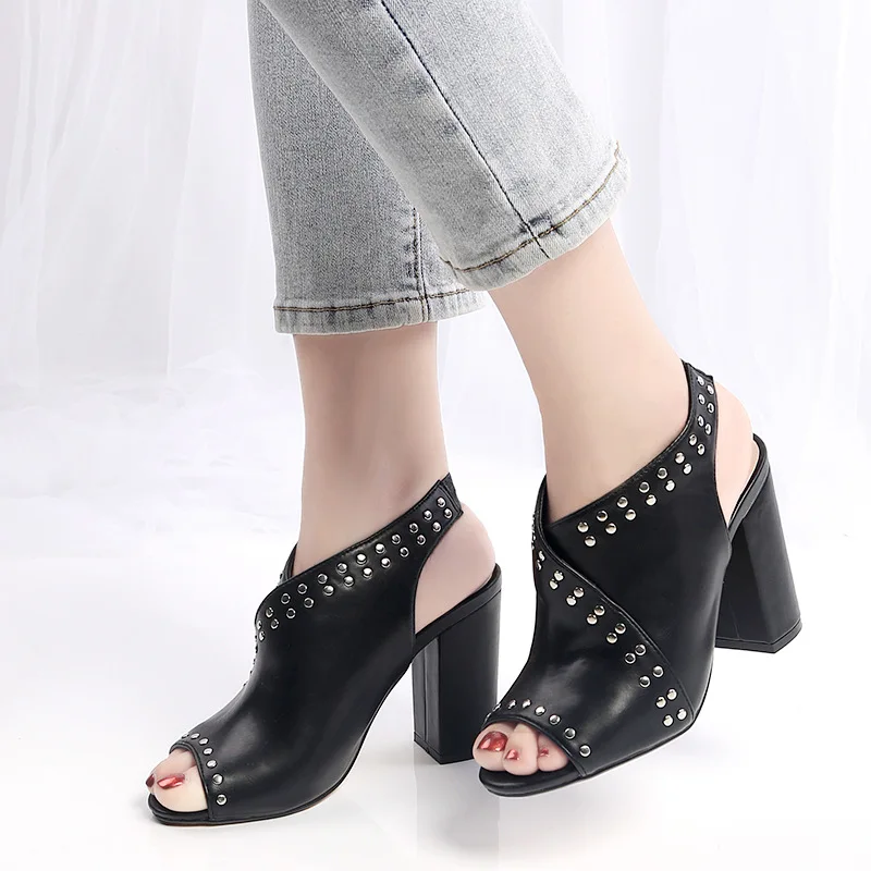 

NEW 2019 Femeninas Summer Dancing Party Shoes High Heels Point Toes T-stage Sexy Woman Sandals Leather Buckle Platform Sandals