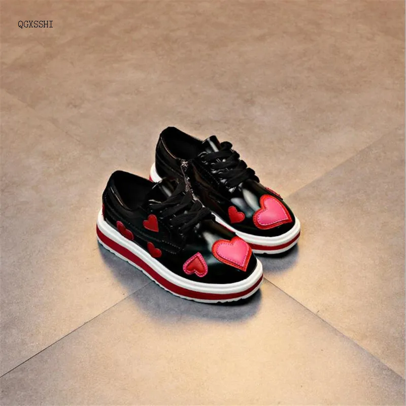 

QGXSSHI 2017 autumn fashion girls shoes love hearts Brand High-quality children shoes student casual kids white shoes sneakers