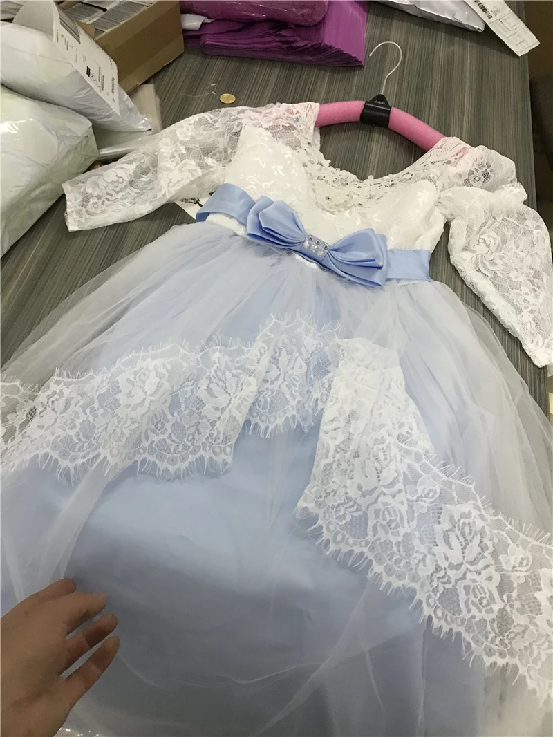 Романтические пышные тюлевые платья с открытой спиной для девочек кружевное платье с длинными рукавами и цветочным рисунком для девочек вечерние платья в пол с бантом и поясом синего цвета