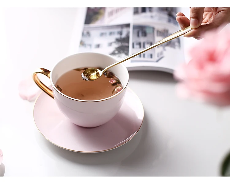 Высокое качество костяного фарфора Розовый кофе чашки и наборы блюдец с золотой ложкой большой емкости послеобеденный чай черная чайная чашка