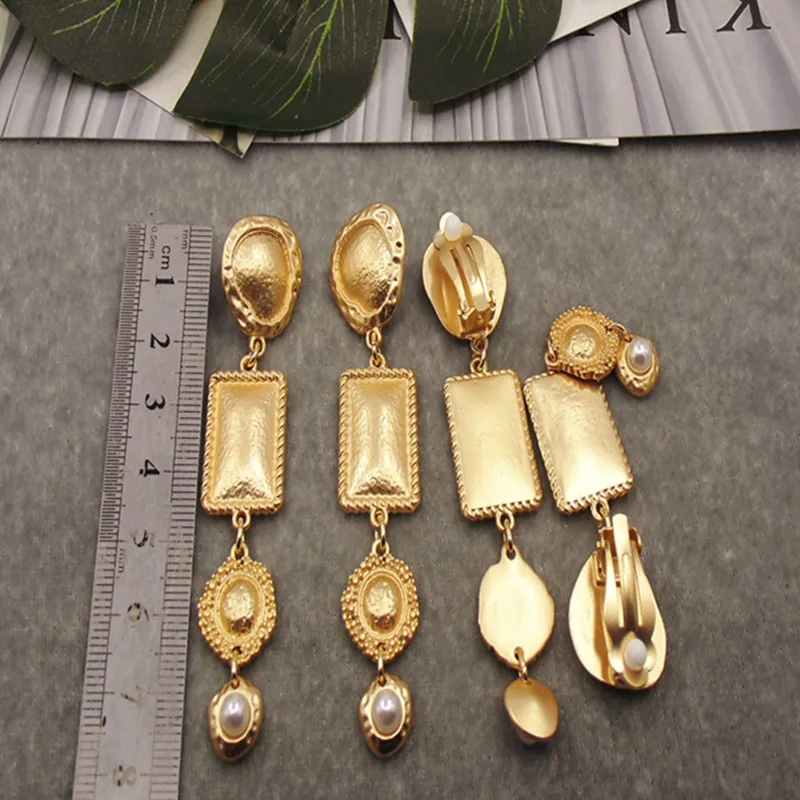 

Gothic Long Tassel Drop Earrings for Women Female Charms Jewelry Vintage Gold Pearl Earrings Exaggerated Catwalk Earrings bijoux