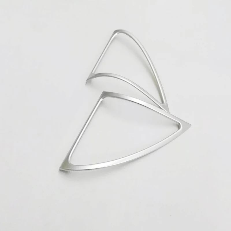 For Mercedes Benz E Class 2016 2017 2018 ABS Matte Car interior A-pillar Speaker horn ring Trim Cover Accessories 2pcs For Mercedes Benz E Class 2016 2017 2018 ABS Matte Car interior A-pillar Speaker horn ring Trim Cover Accessories 2pcs