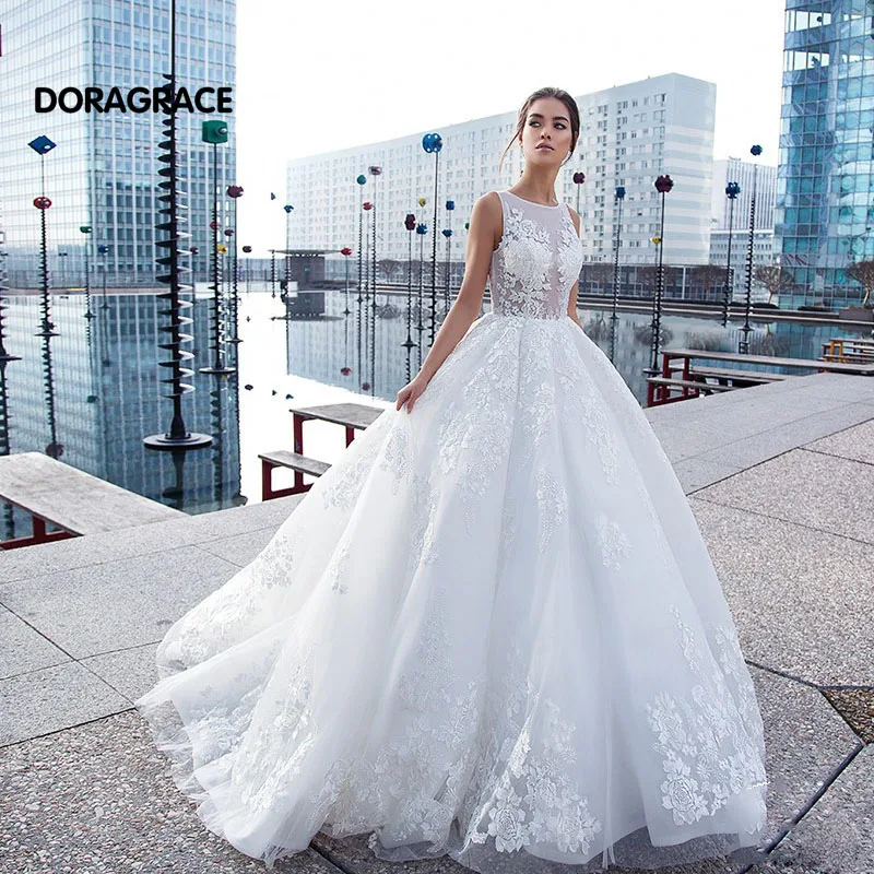

Custom Made Glamorous Applique Sleeveless Tulle A Line Wedding Gowns Designer Wedding Dresses DG0113