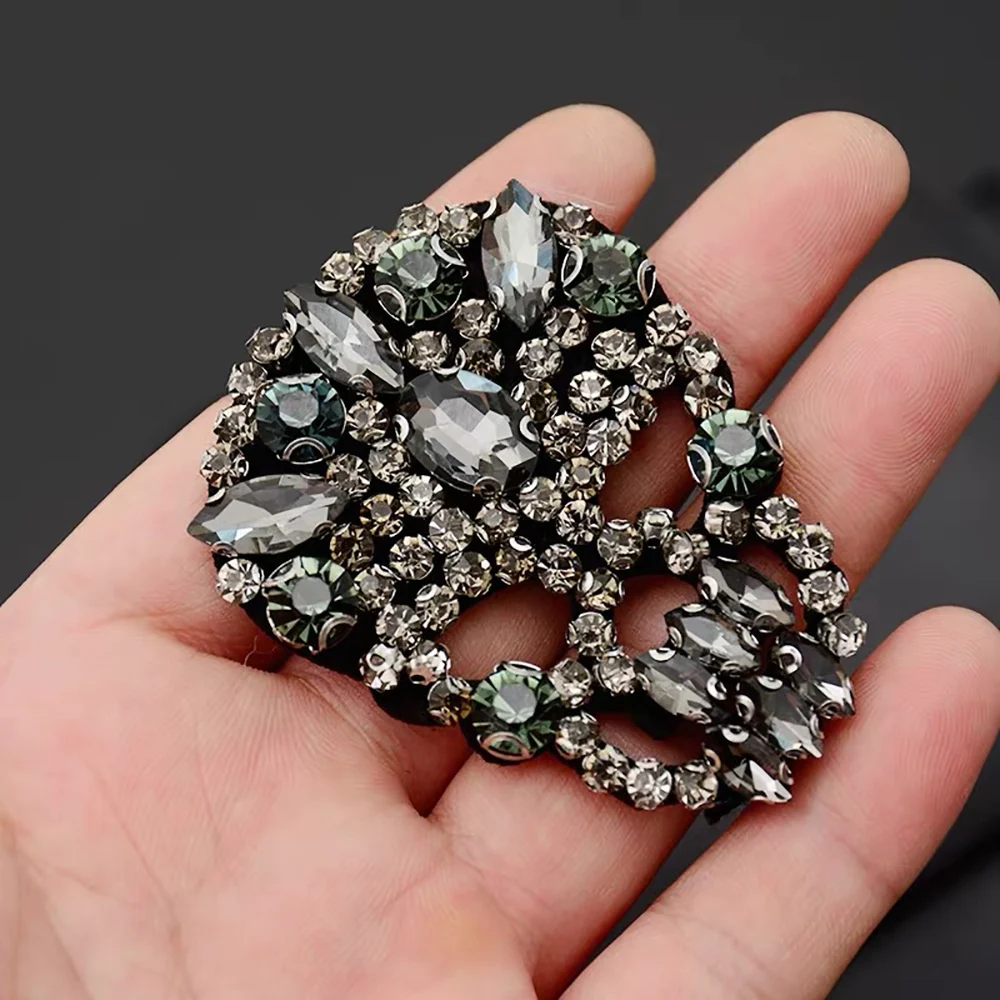 

Beading Gray Rhinestones Skull Design Patches Applique Badge Craft Clothes Shoes Bags Sewing for Jewelry Brooch B56
