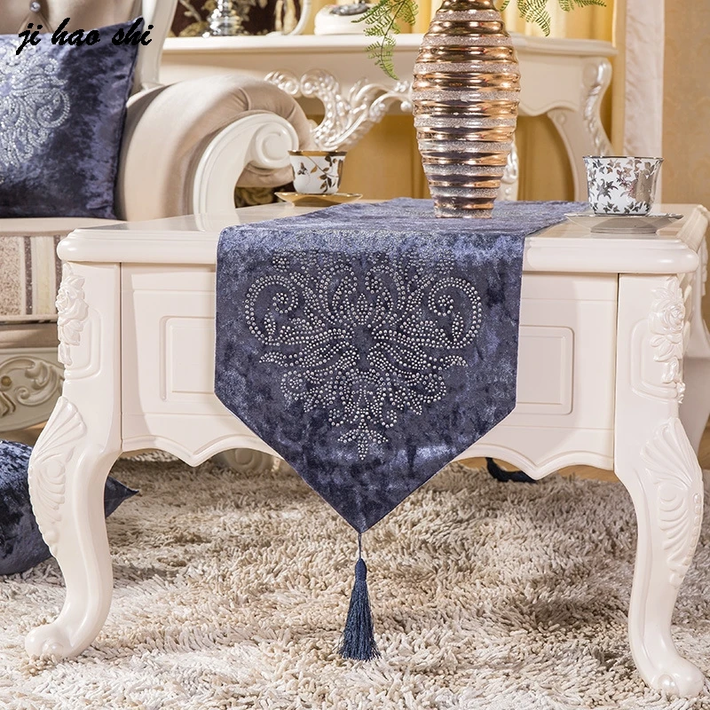 

European Classical Style Shining Diamond Swan Velvet Table Runner Wedding Decoration Polyester Home Banquet Table Cloth