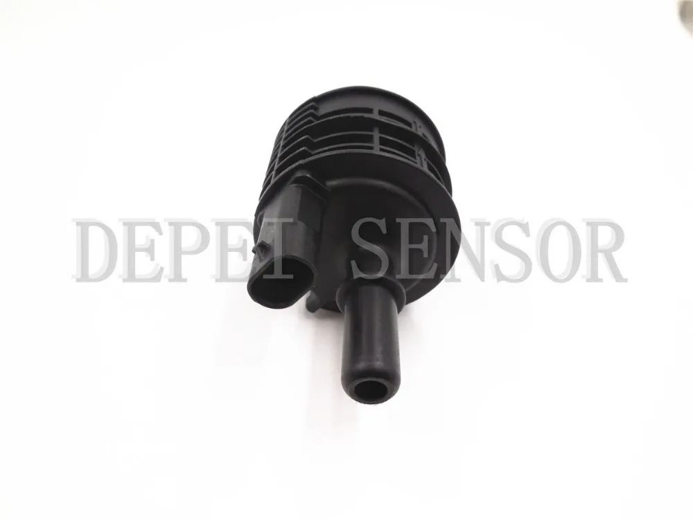 DPQPOKHYY For Mercedes-Benz purifying exhaust steam solenoid valve A0014700993 0280142535
